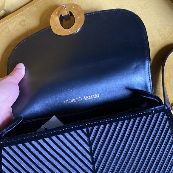 Giorgio Armani sleek purse - Picture 3 of 6